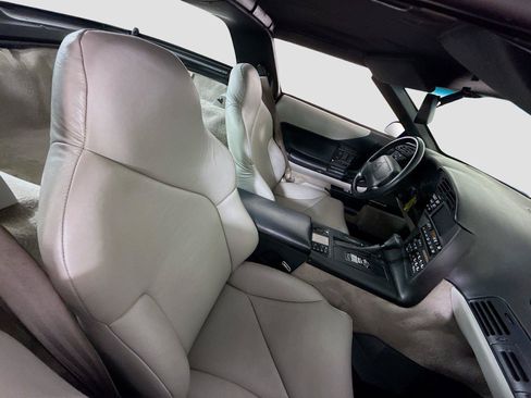 Used 1994 Chevrolet Corvette Coupe RWD image 15