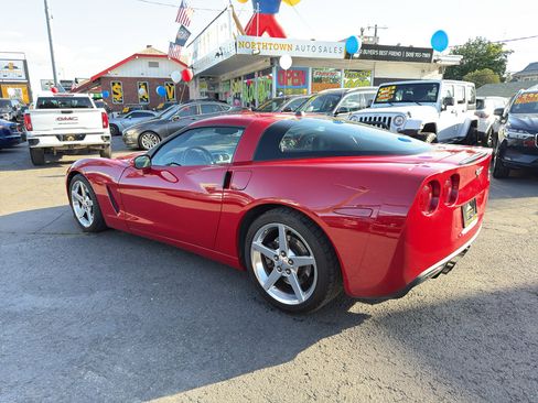 Used 2005 Chevrolet Corvette Coupe w/ Preferred Equipment Group RWD image 4