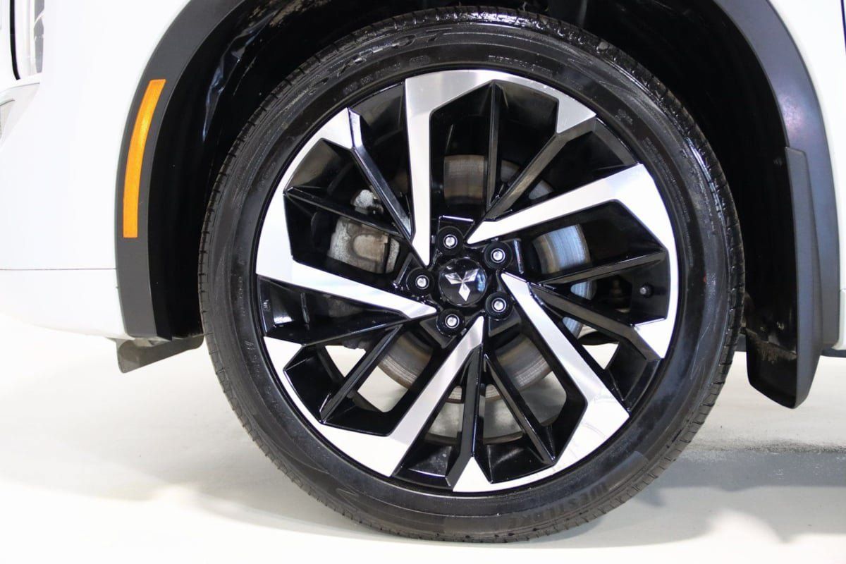 Used 2024 Mitsubishi Outlander 4WD Plug-In Hybrid image 78