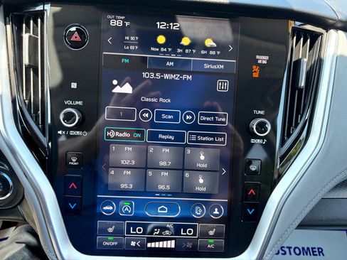 Used 2024 Subaru Outback Premium image 20