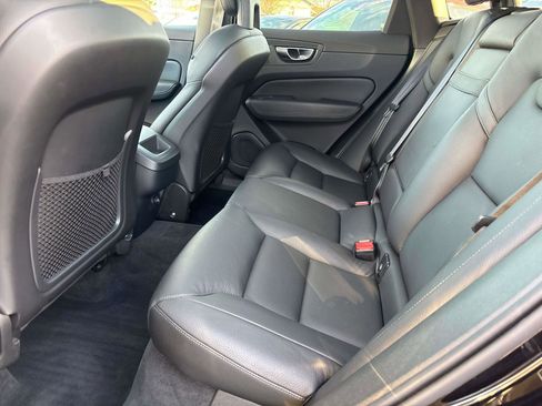 Used 2018 Volvo XC60 T6 Momentum w/ Advanced Package image 6