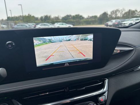 Used 2025 Buick Envista Sport Touring image 17