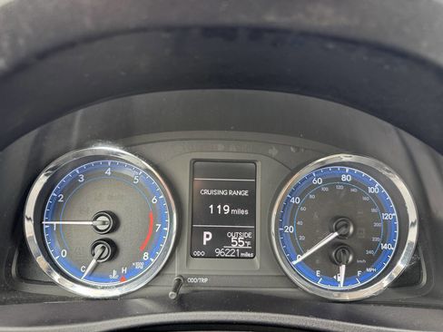 Used 2017 Toyota Corolla LE image 16