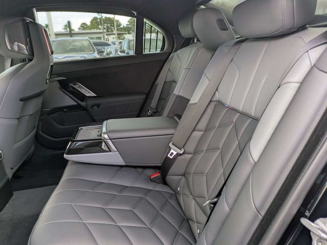 New 2027 BMW 740i xDrive w/ Executive Package AWD/4WD image 14