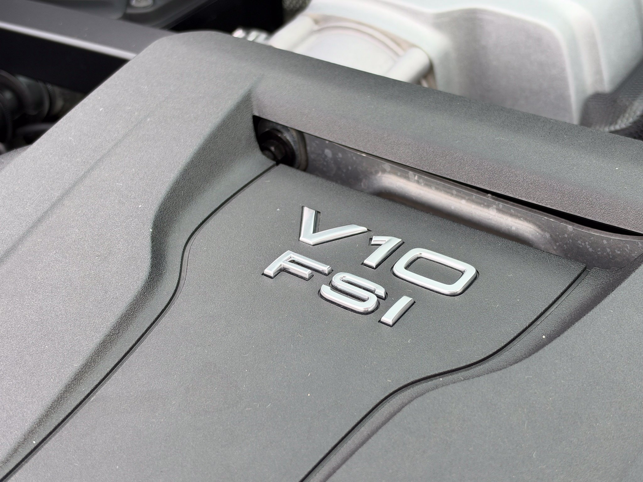 Used 2018 Audi R8 V10 w/ Premium Package RWD image 47