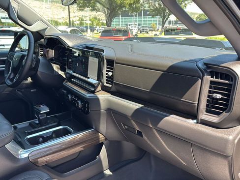 Used 2023 Chevrolet Silverado 1500 LT Trail Boss w/ LT Trail Boss Premium Package AWD/4WD image 14