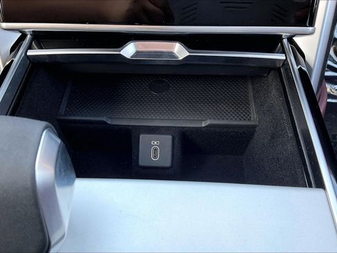 New 2026 Land Rover Range Rover Autobiography AWD/4WD image 24
