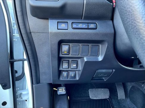 Used 2024 Nissan Frontier PRO-4X w/ Technology Package AWD/4WD image 33