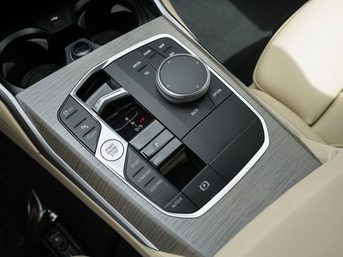 Used 2025 BMW 330i Sedan image 18