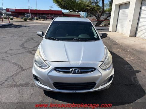 Used 2017 Hyundai Accent SE FWD image 2