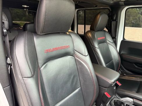 Used 2019 Jeep Wrangler Unlimited Rubicon image 37