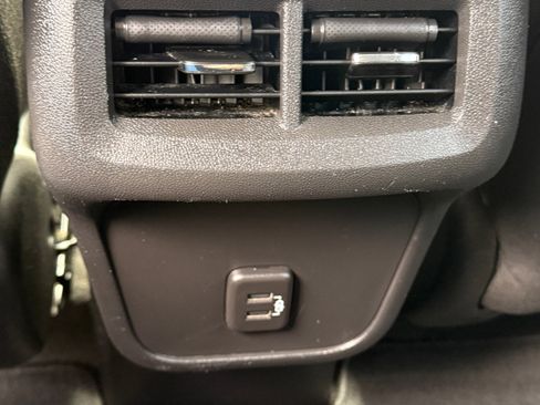 Used 2022 Chevrolet Equinox LT image 16