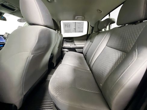 Used 2022 Toyota Tacoma SR5 RWD image 28