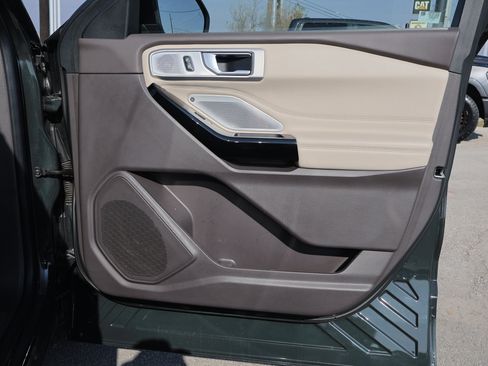 Used 2022 Ford Explorer Platinum w/ Equipment Group 601A image 43