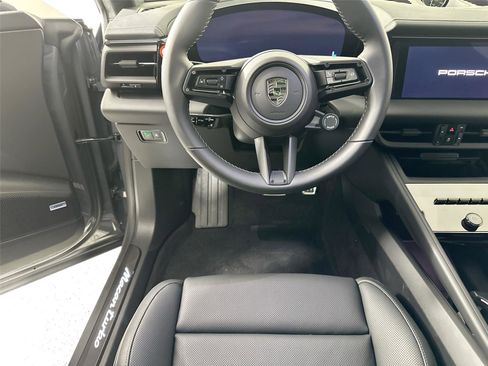Certified 2025 Porsche Macan Turbo Electric AWD/4WD image 18