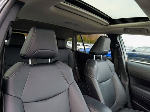 Used 2022 Toyota Corolla Cross XLE image 34