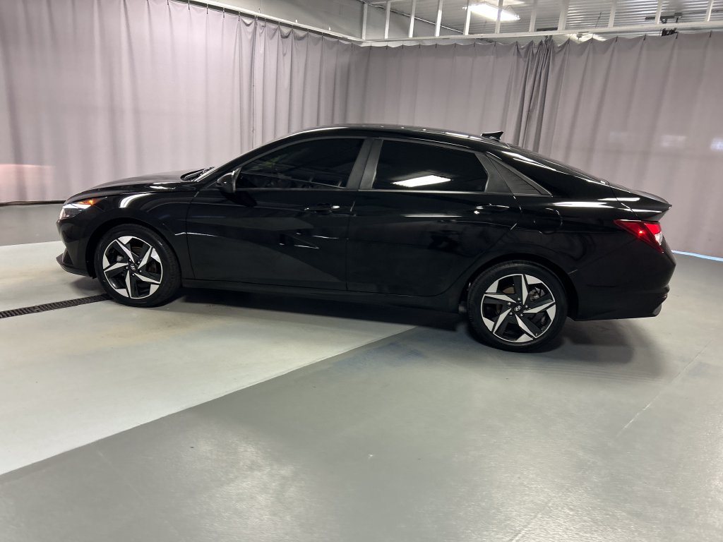 Used 2023 Hyundai Elantra SEL w/ Convenience Package FWD image 4