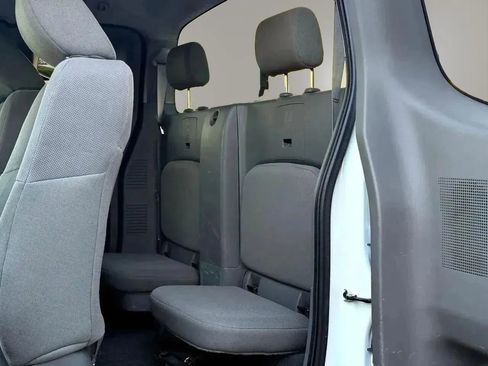 Used 2021 Nissan Frontier S RWD image 33