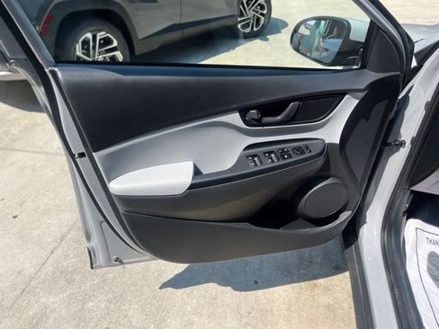 Used 2022 Hyundai Kona SE FWD image 10