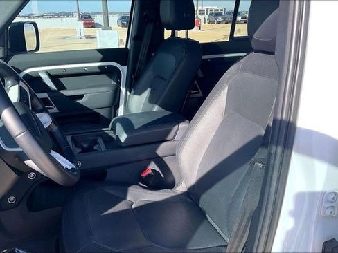 Used 2024 Land Rover Defender 110 X-Dynamic SE image 30