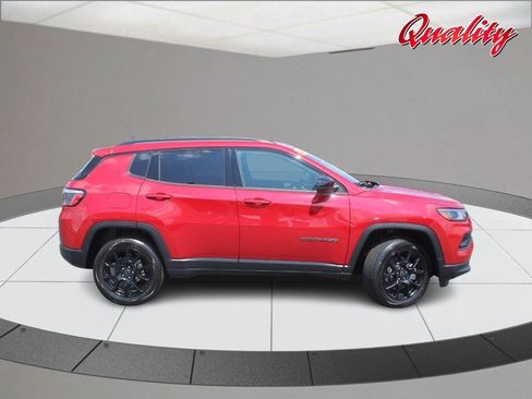 New 2025 Jeep Compass Latitude w/ Sun & Sound Group AWD/4WD image 2