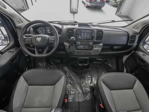 Used 2025 RAM ProMaster 2500 w/ Convenience Group FWD image 8