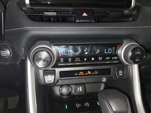 Used 2024 Toyota RAV4 XLE w/ Convenience Package FWD image 18