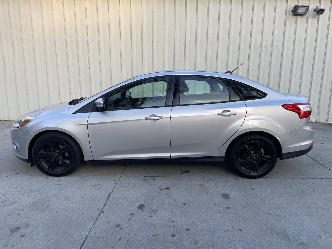 Used 2014 Ford Focus SE w/ SE Winter Package FWD image 6