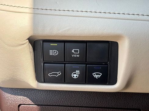 Used 2022 Toyota Highlander Platinum AWD/4WD image 28