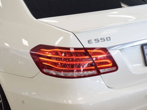 Used 2014 Mercedes-Benz E 550 4MATIC Sedan image 14