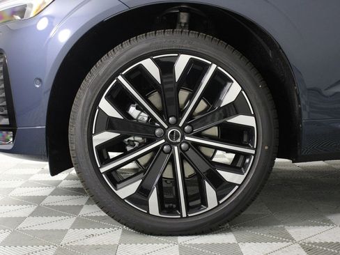 New 2026 Volvo XC60 B5 Ultra w/ Protection Package Premier image 13
