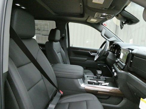 New 2026 GMC Sierra 1500 Elevation w/ Elevation Premium Package AWD/4WD image 13