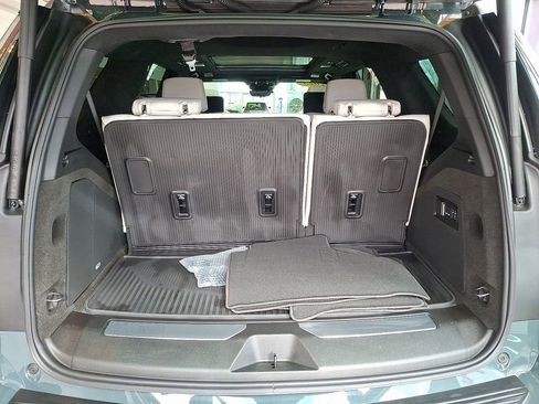 Used 2025 Cadillac Escalade V image 36