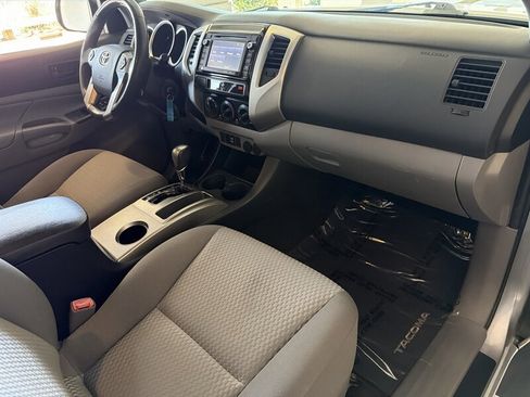 Used 2014 Toyota Tacoma PreRunner w/ SR5 Package RWD image 12