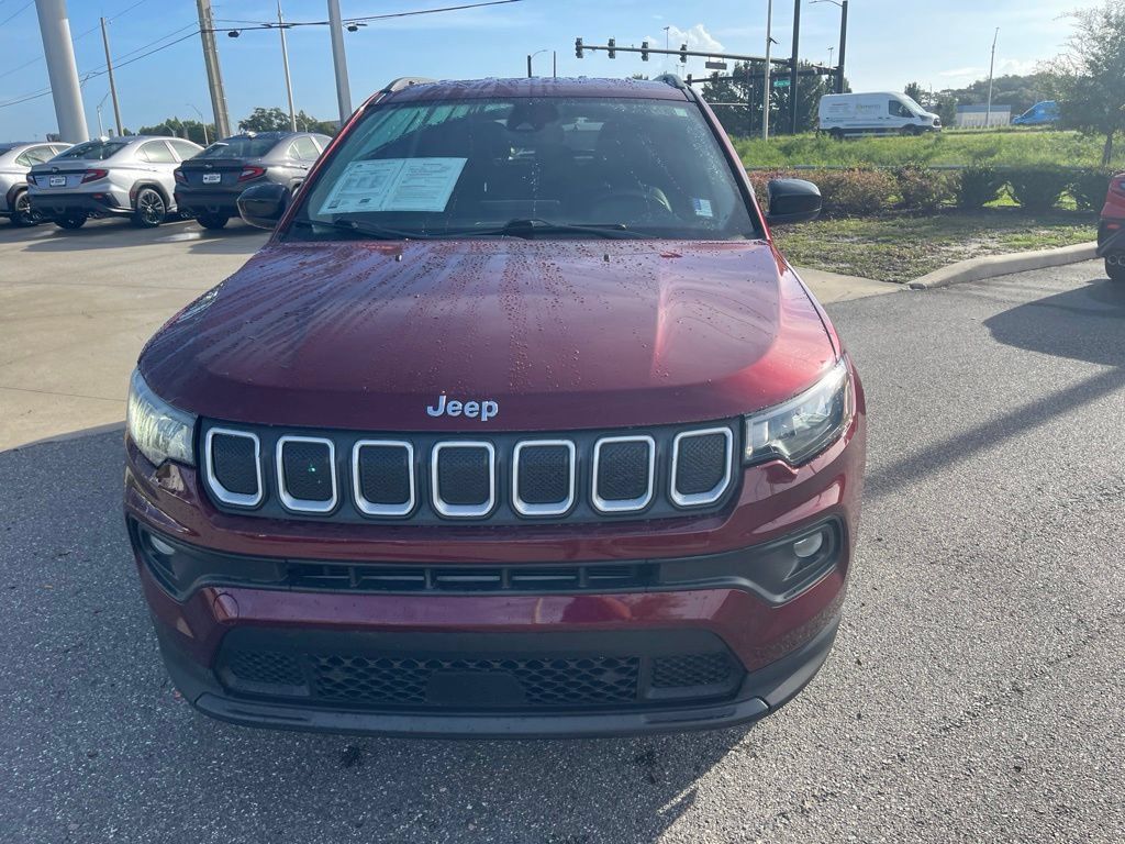 Used 2022 Jeep Compass Latitude AWD/4WD image 2