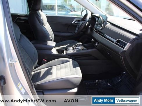 Used 2023 Mitsubishi Outlander SE AWD/4WD image 16