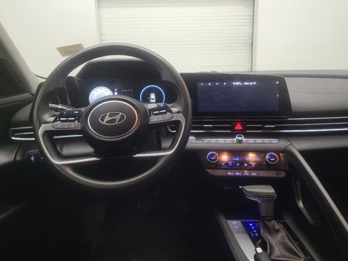 Used 2024 Hyundai Elantra SEL FWD image 22