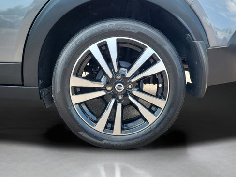 Certified 2020 Nissan Kicks SV image 31