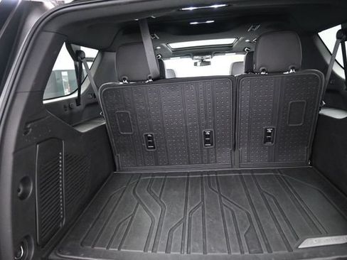 Used 2022 Chevrolet Suburban RST w/ Luxury Package AWD/4WD image 28