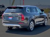 Used 2022 Kia Telluride EX w/ EX Premium Package image 5