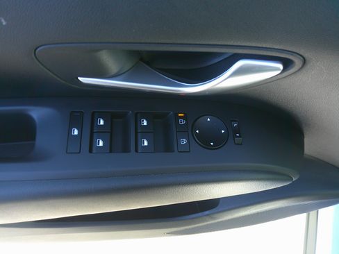 Used 2025 Hyundai Santa Cruz SE image 18