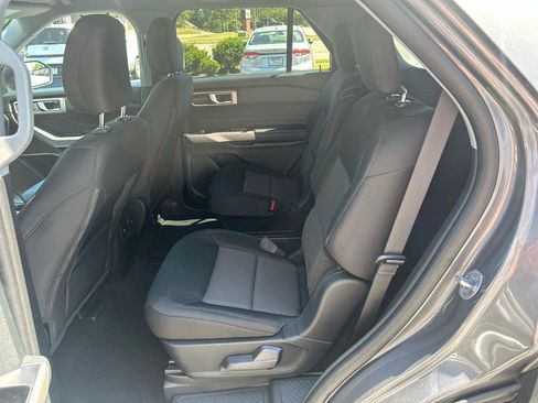 Used 2024 Ford Explorer XLT RWD image 26