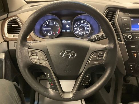 Used 2017 Hyundai Santa Fe Sport image 4