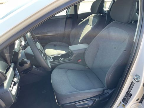 Used 2025 Kia K4 LXS image 36