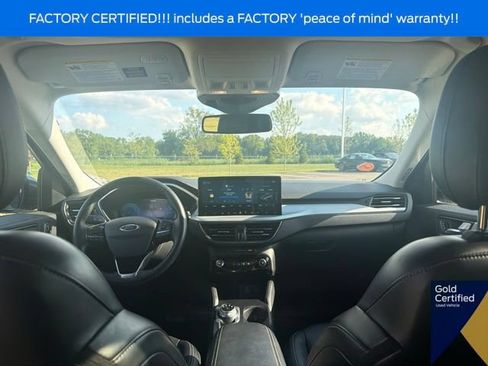 Used 2025 Ford Escape Platinum AWD/4WD image 19