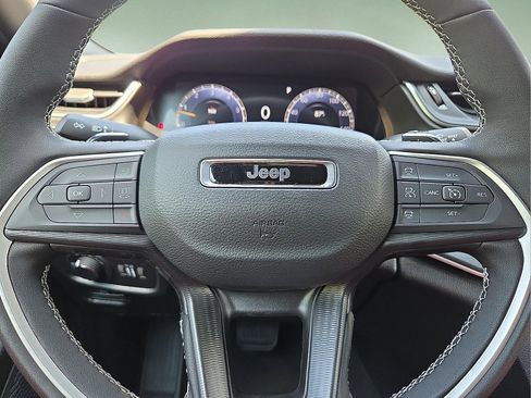New 2025 Jeep Grand Cherokee L Laredo w/ Luxury Tech Group I AWD/4WD image 24