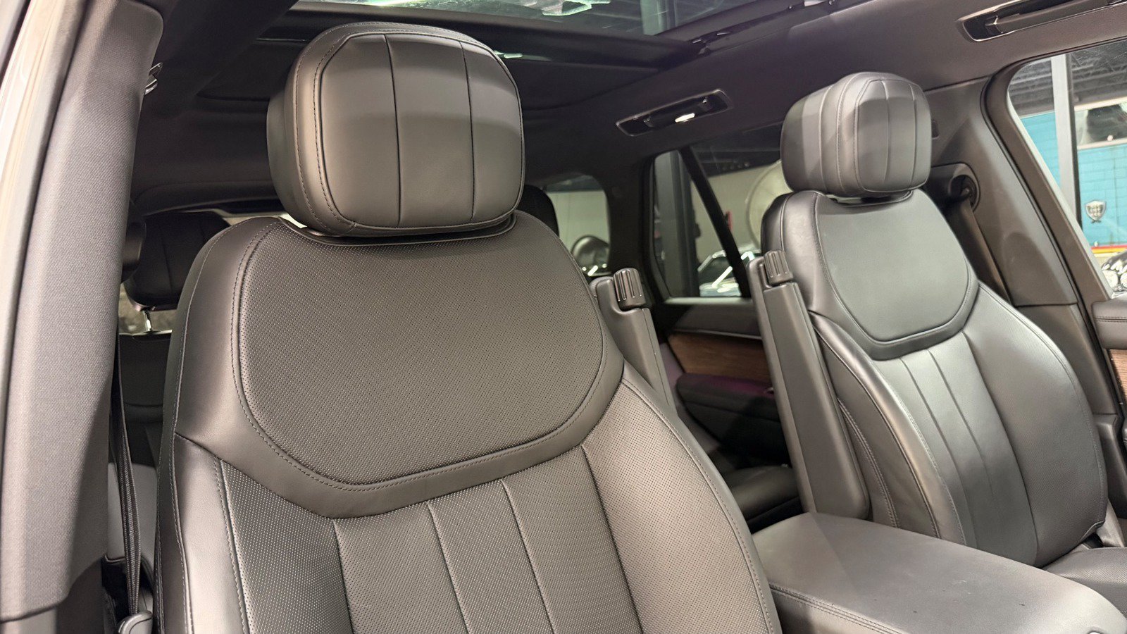 Used 2023 Land Rover Range Rover SE AWD/4WD image 40