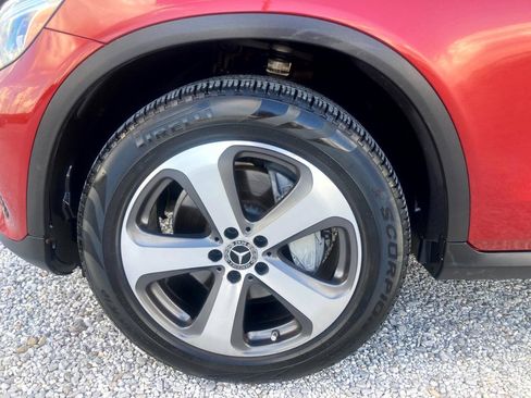 Used 2018 Mercedes-Benz GLC 300 4MATIC image 21