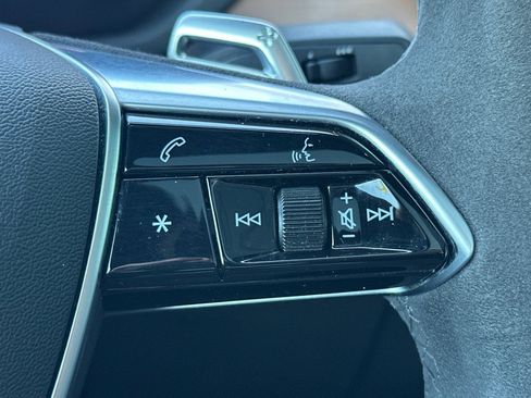 Used 2022 Audi e-tron GT Premium Plus image 33