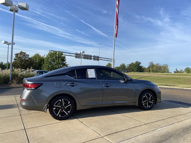 Used 2025 Nissan Sentra SV FWD image 13